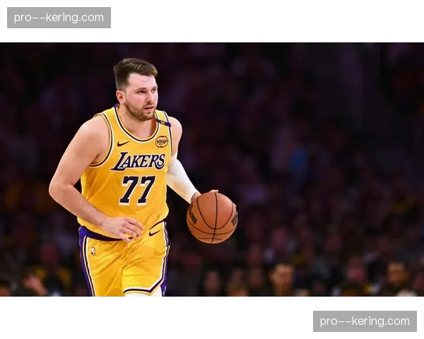 雷霆139-96大胜湖人取四连胜，亚历山大20分东契奇伤退